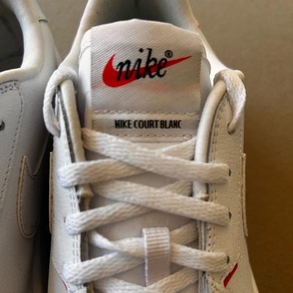 EUC Nike Court Blanc Women's White Team Orange Sneakers. Size 9.5​ - Picture 3 of 4